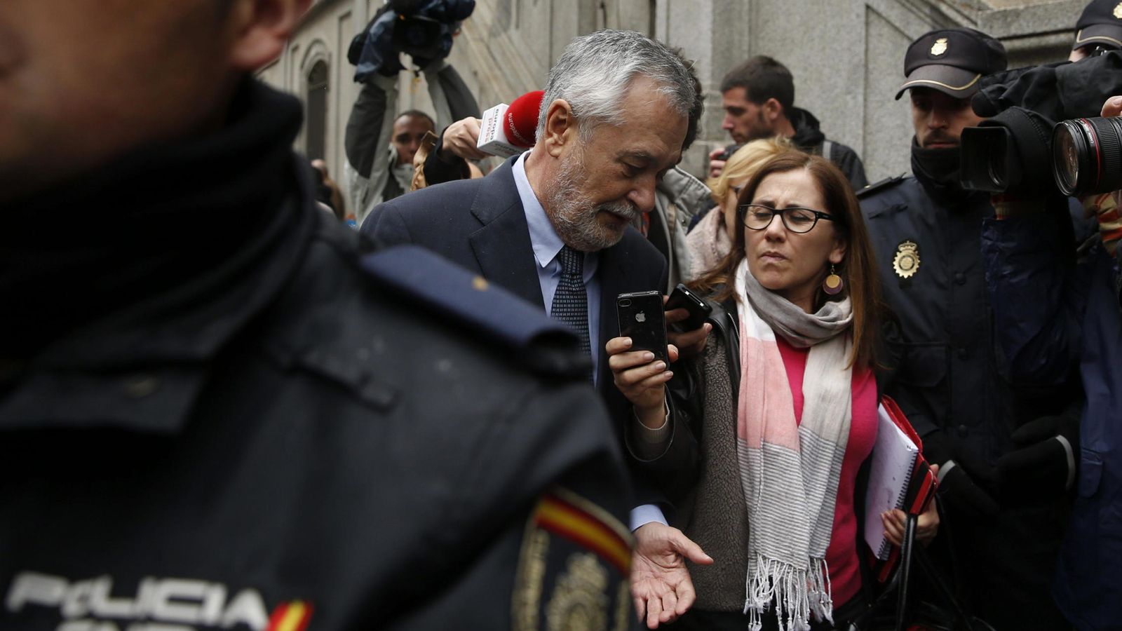 Foto: José Antonio Griñán, a su salida del Tribunal Supremo, después de declarar por el caso ERE. (Efe)