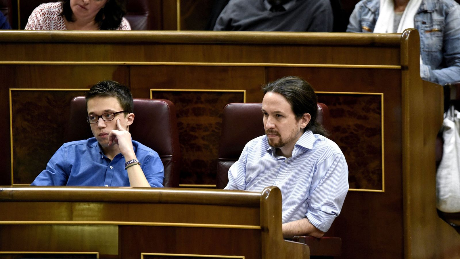 Foto: Errejón e Iglesias, durante un pleno. (Efe/ Fernando Villar)