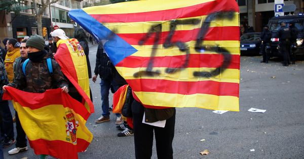 Foto: Una bandera con el número 155. (Reuters)