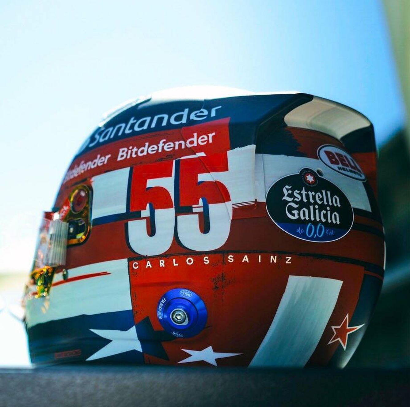 Carlos Sainz estrenó un diseño de casco temático específico. (Carlos Sainz)