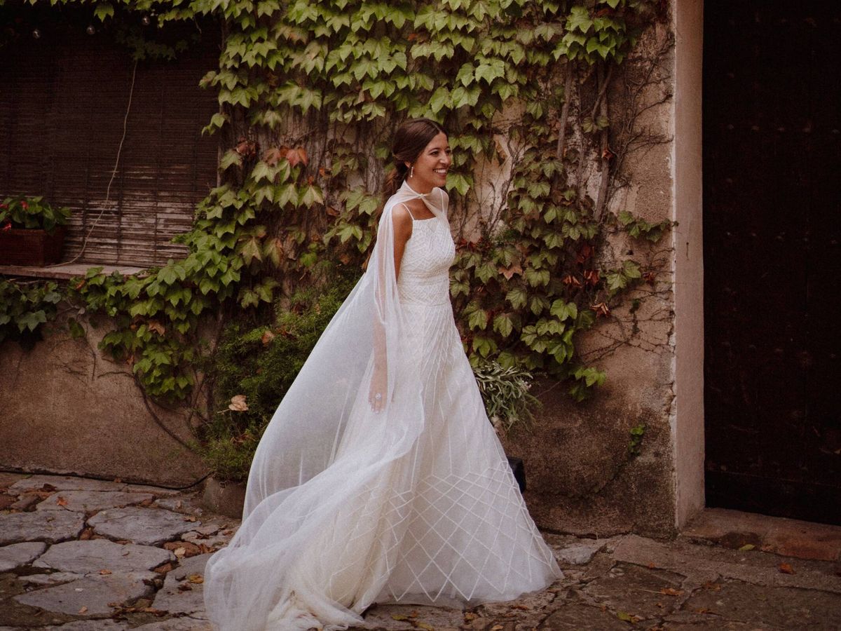 El día de Mónica: del vestido viral que arrasa en Instagram a su boda en  una masía catalana