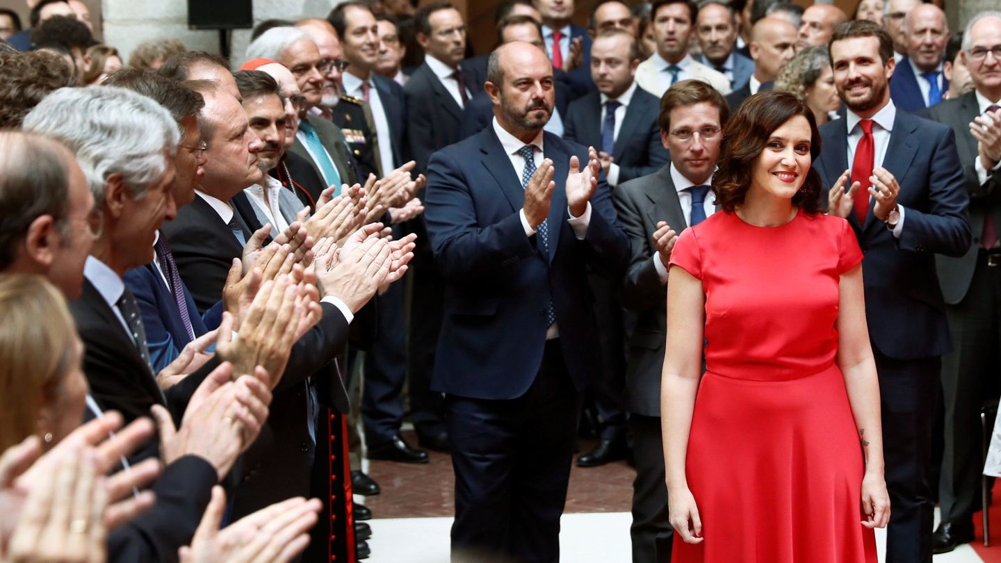 La presidenta madrileña Isabel Díaz Ayuso, acompañada por el presidente del PP, Pablo Casado. (EFE)