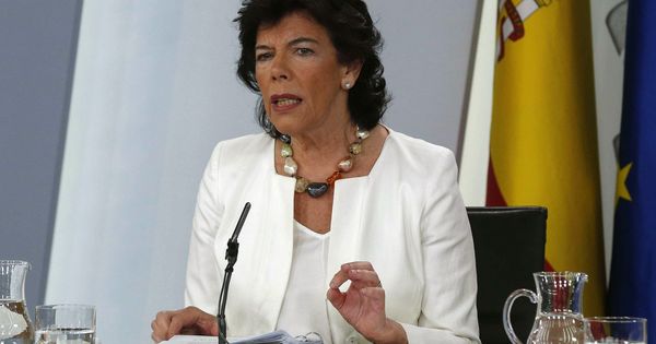 Foto: La ministra Portavoz Isabel Celaá, durante la rueda de prensa celebrada tras el Consejo de Ministros. (EFE)