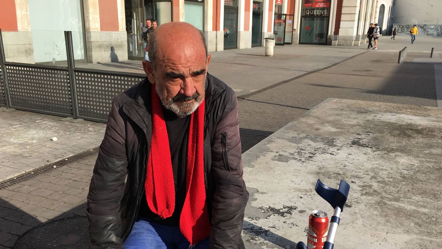 Antonio Pozo pasa los días en la calle en soledad y enfermo.(M.G.R.)