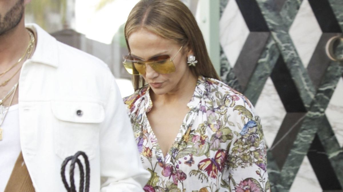 Jennifer Lopez reaparece cabizbaja mientras Ben Affleck se refugia en su exmujer
