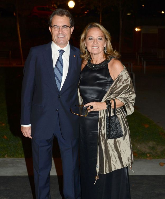 Foto: Artur Mas junto a su mujer, Helena Rakosnik en una imagen de archivo (Gtres)