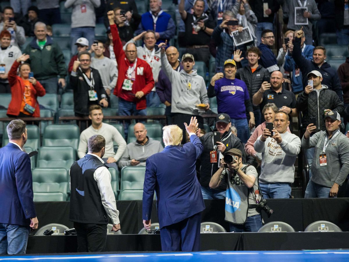 Foto: Trump, en un evento de wrestling. (USA TODAY Sports/Brett Rojo)