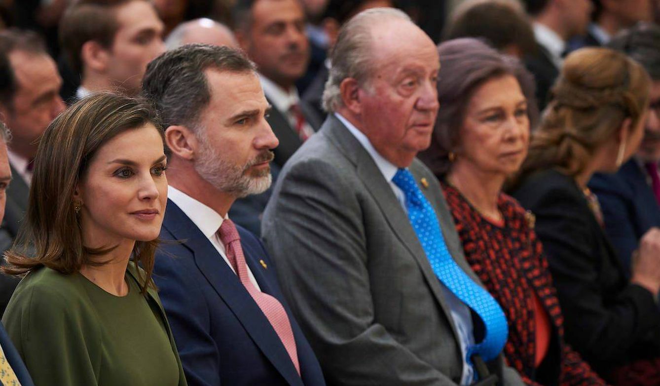 Felipe y Letizia, junto a los Reyes eméritos, en un acto oficial de 2018. (Limited Pictures)