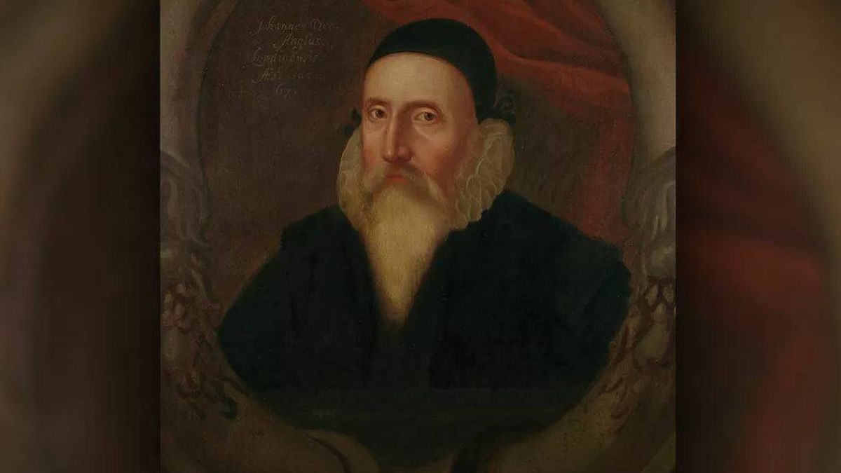 John Dee, el ocultista de Isabel I que hablaba con espíritus a través de un espejo