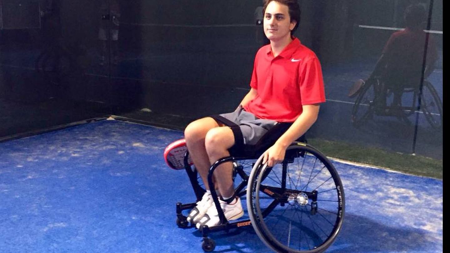 Ignacio Molins Joly juega a pádel en una silla de ruedas. (ignaciomolinsj.jimdo.com)