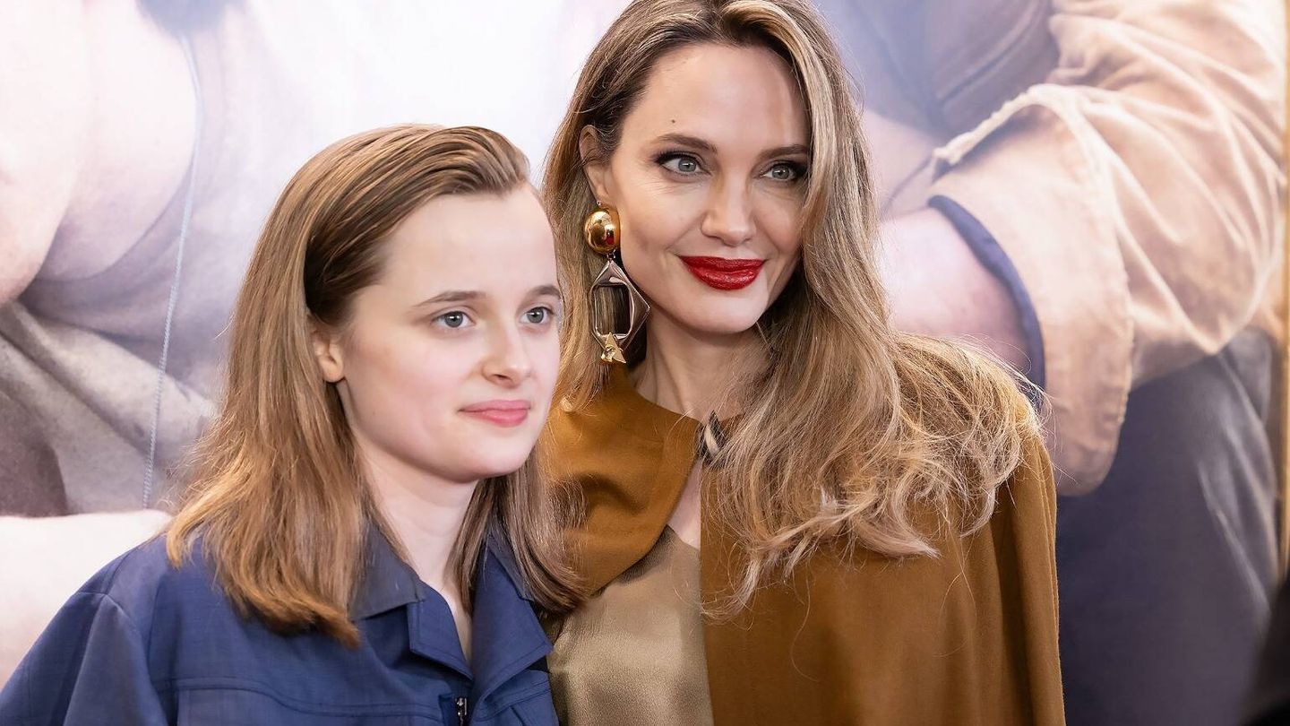 Vivienne Jolie-Pitt y su madre, Angelina Jolie, en Nueva York. (Gtres)