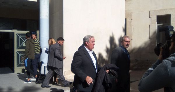 Foto: Jesús Castellanos, tras declarar en noviembre de 2016 en el Juzgado de Instrucción 7 de Alicante. (EFE)