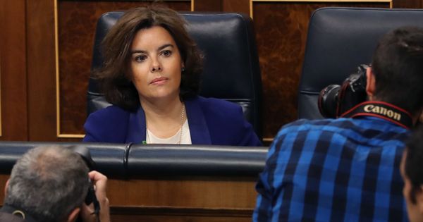 Foto: La vicepresidenta del Gobierno, Soraya Sáenz de Santamaría, en el Congreso (EFE)