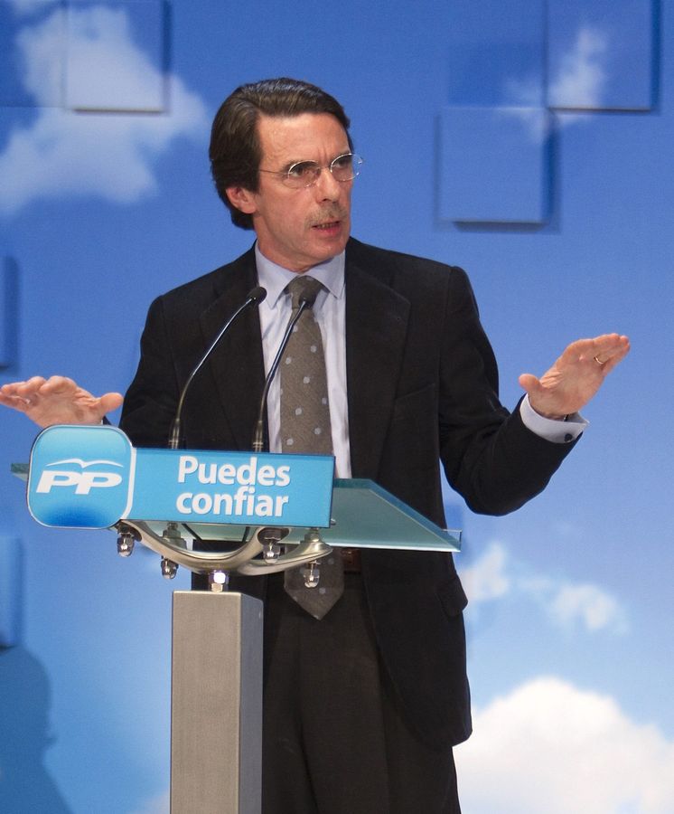 Foto: Foto de archivo de Aznar en 2011 en un acto del Partido Popular en Sevilla. (EFE)
