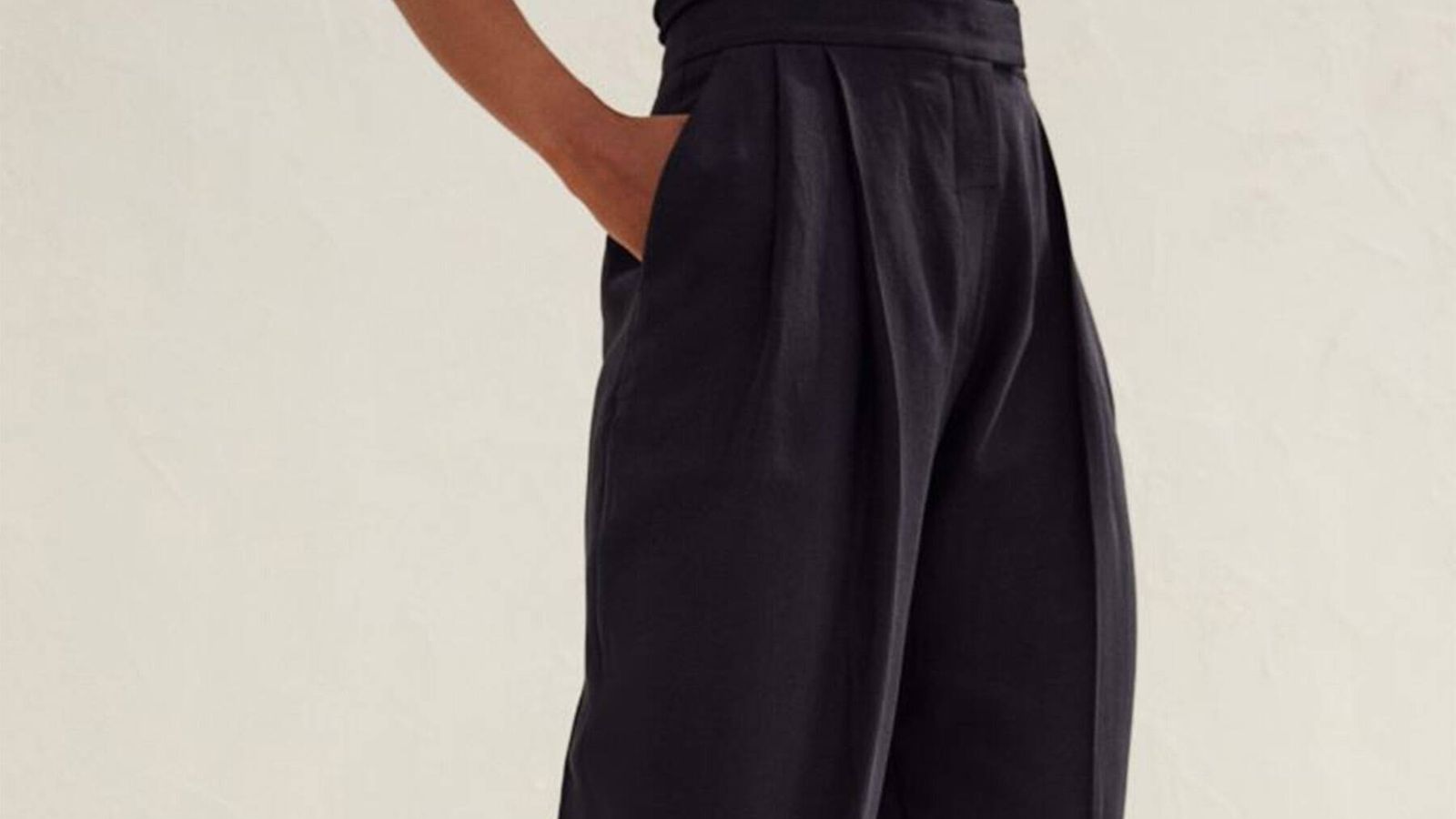 Elegante, cómodo y trendy: H&M reinventa el pantalón sastre clásico