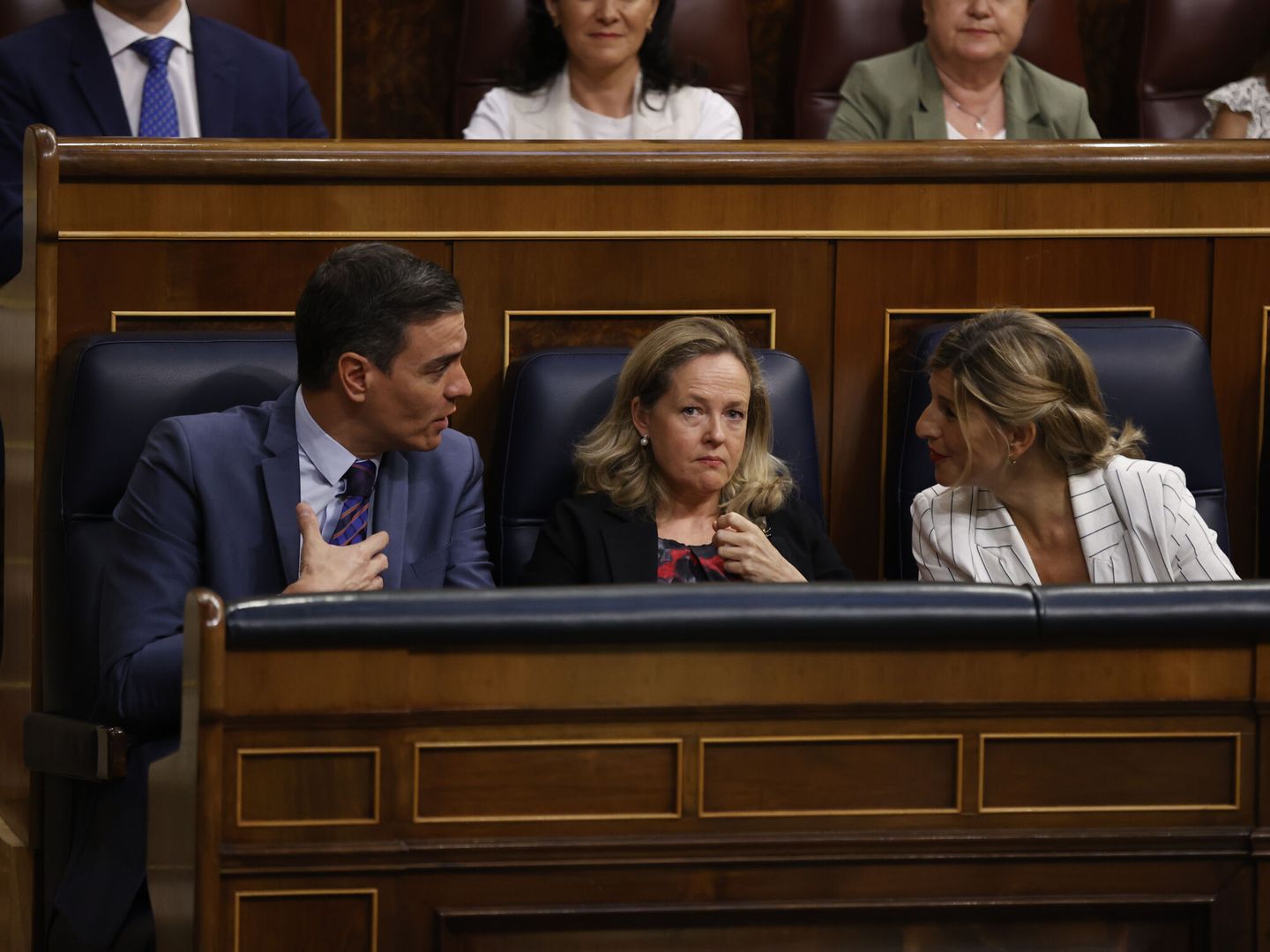 Sánchez ha confiado en Nadia Calviño y Yolanda Díaz para pilotar la recuperación económica. (EFE)