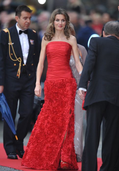 Los 5 vestidos más caros que cuelgan en el armario de la Reina Doña Letizia