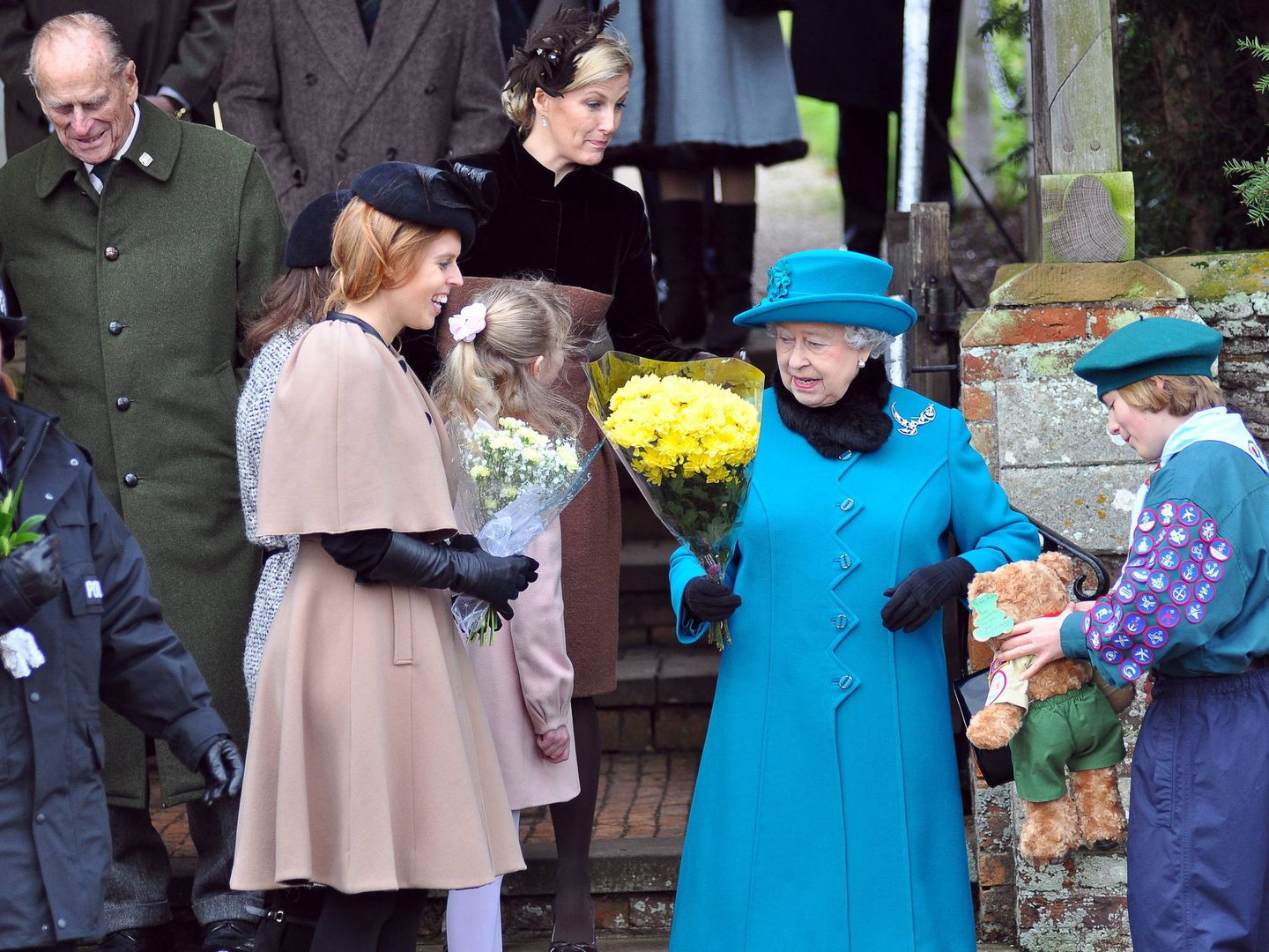 La princesa Beatriz de York con la Reina Isabel II de Inglaterra. (EFE/Malcolm Clarke)
