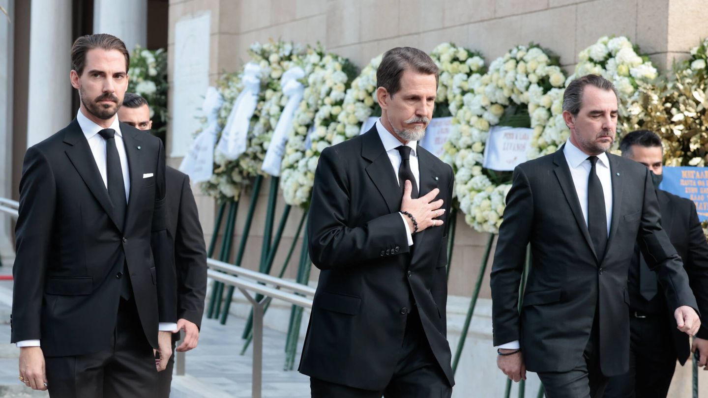 Pablo, Nicolás y Philippos de Grecia, en el funeral de su padre. (Gtres)