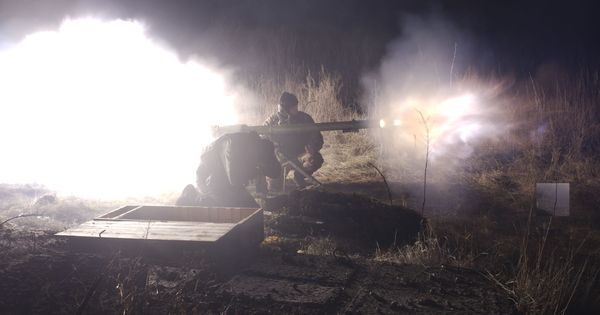 Foto: Imagen de los enfrentamientos entre el ejército ucraniano y las fuerzas prorrusas en una zona cercana a Donetsk en enero de 2018. (EFE)