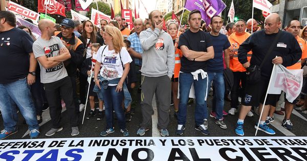 Foto: Miles de personas exigen la continuidad de Vestas en León. (EFE)