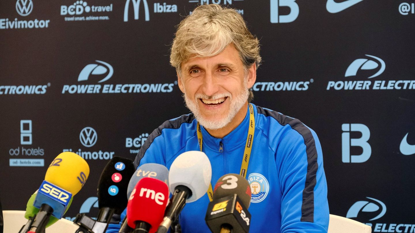 Alfaro, como técnico del Ibiza. (EFE/Sergio G. Canizares)