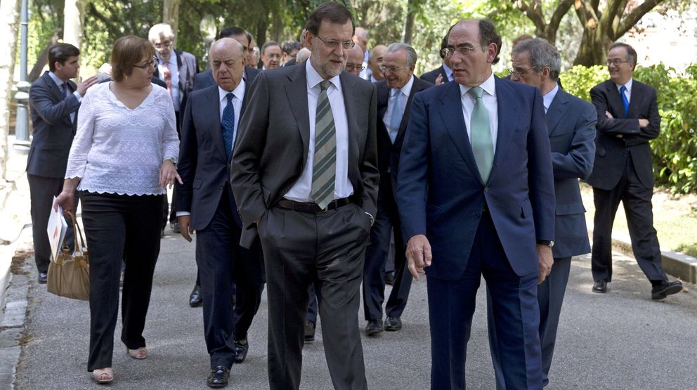 Mariano Rajoy conversa con  el presidente de Iberdrola, José Ignacio Galán. (EFE)