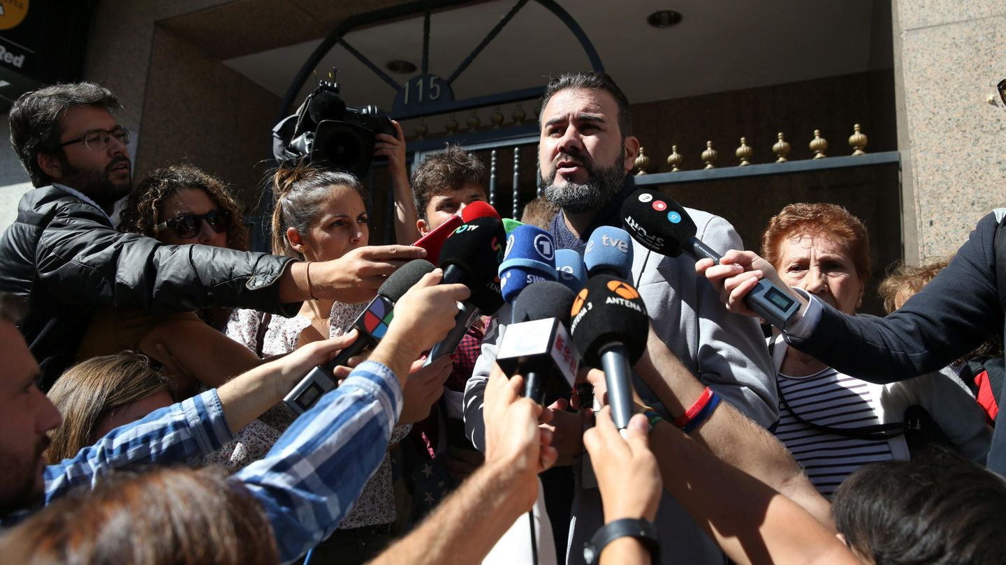 Miguel Galán, presidente de CENAFE, atiende a los medios. (EFE/Mariscal)