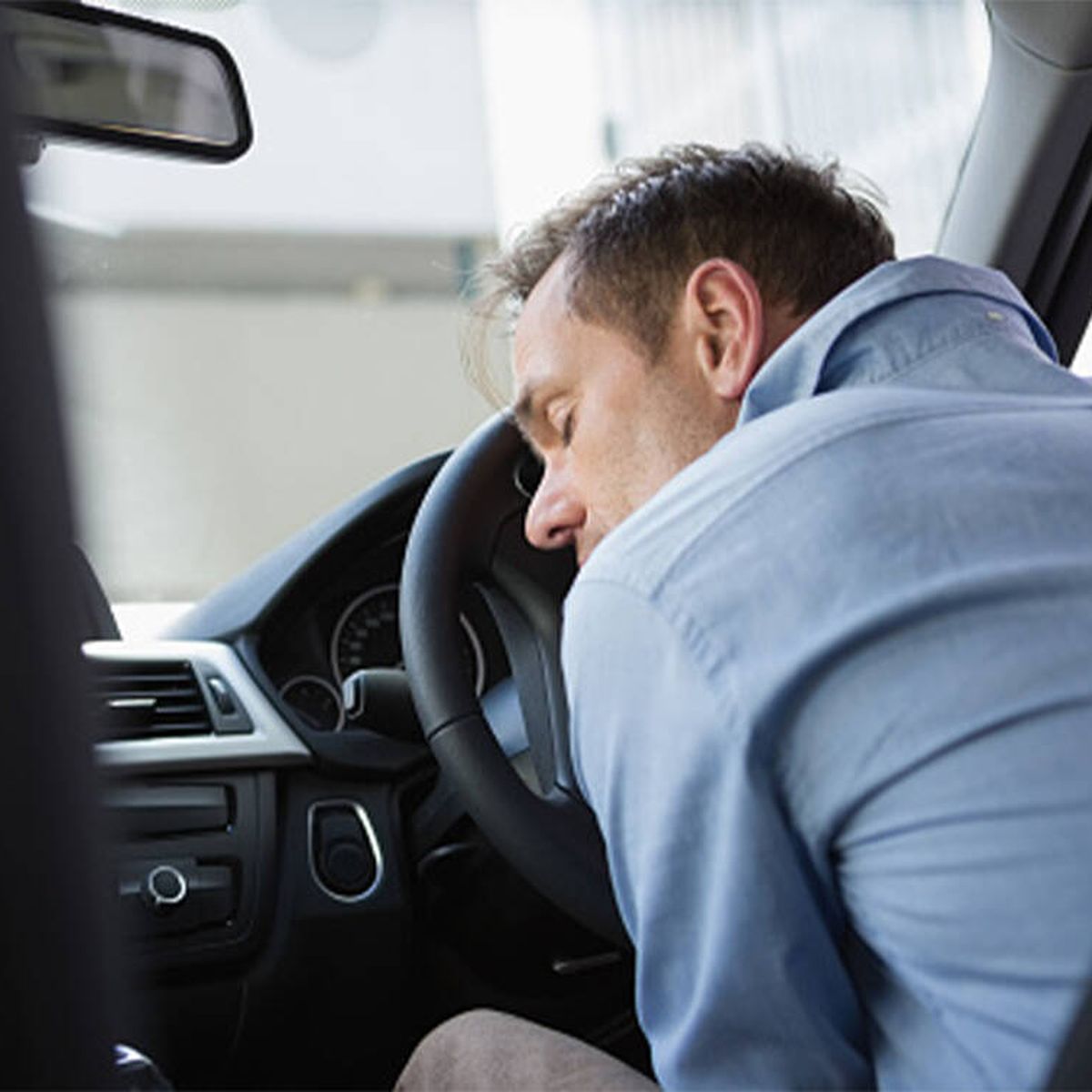 Conducir sin sueño: consejos de la DGT para no quedarse dormido al volante  este verano
