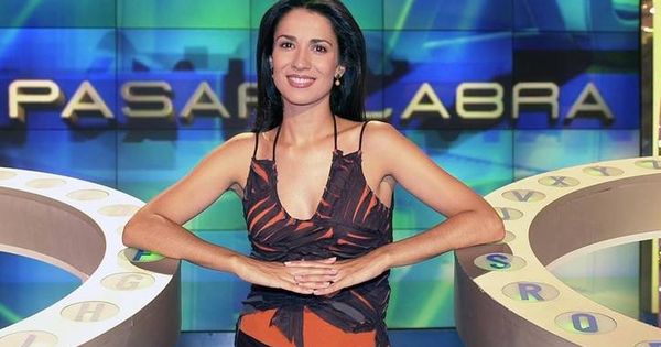 Foto: Silvia Jato, la primera presentadora que tuvo 'Pasapalabra' en España. (Atresmedia)