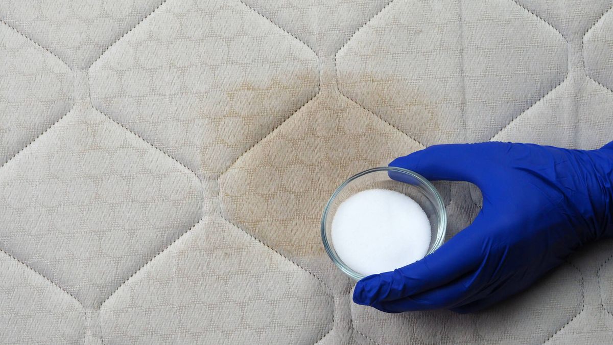 Cómo desinfectar el colchón de tu casa y eliminar las peores manchas