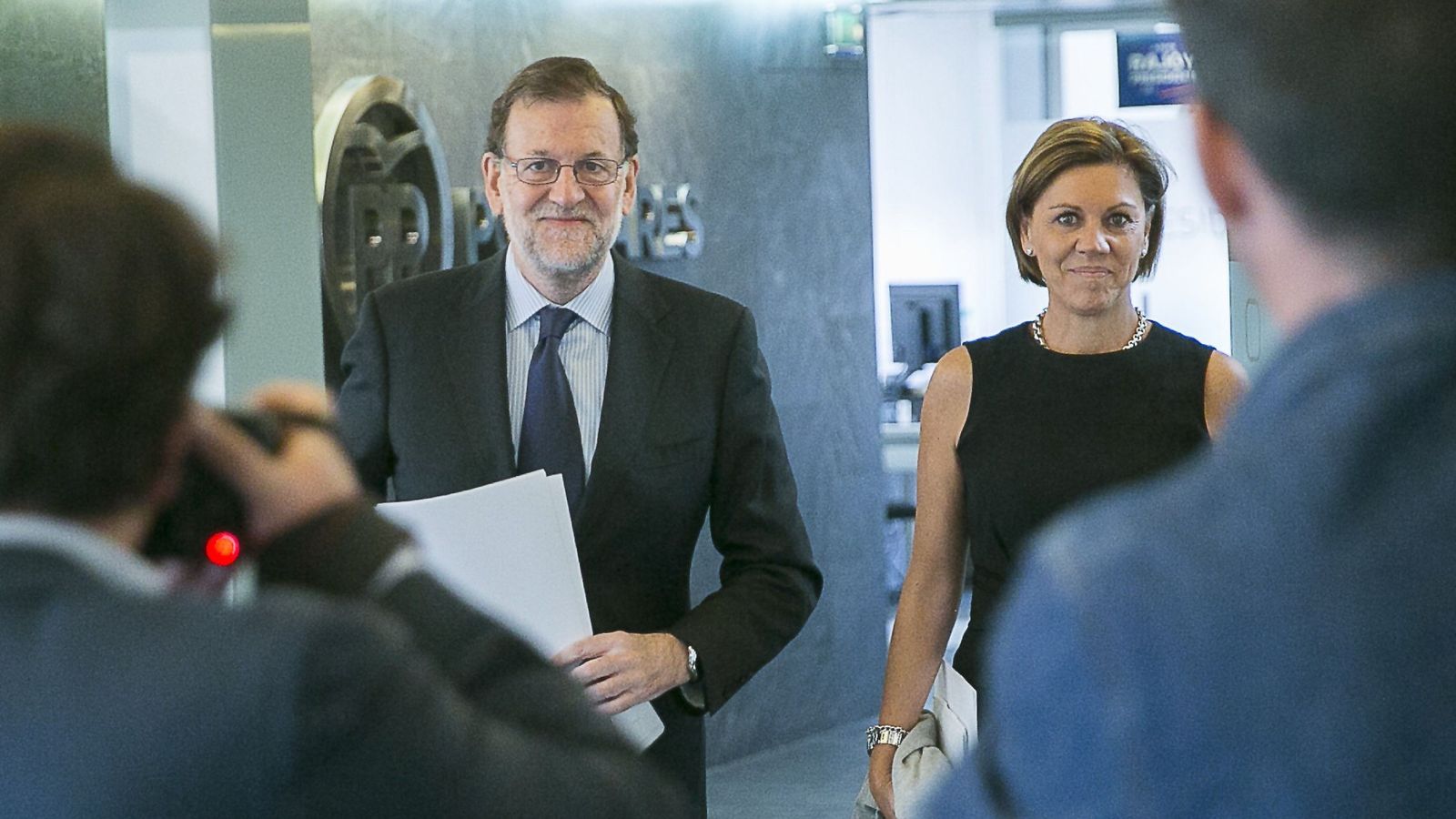 Foto: El jefe del Ejecutvo en funciones y presidente del partido, Mariano Rajoy, y la secretaria general, María Dolores de Cospedal. (EFE)