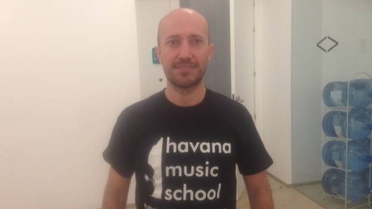 El español que pasó de tiburón de las finanzas en la City a músico en La Habana