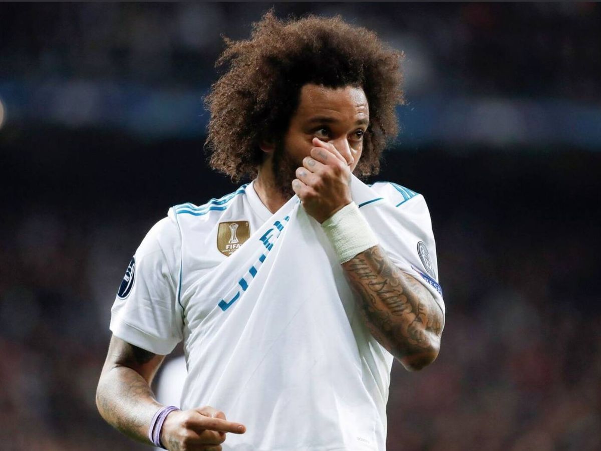Foto: Marcelo se seca el sudor de la cara durante un partido del Real Madrid