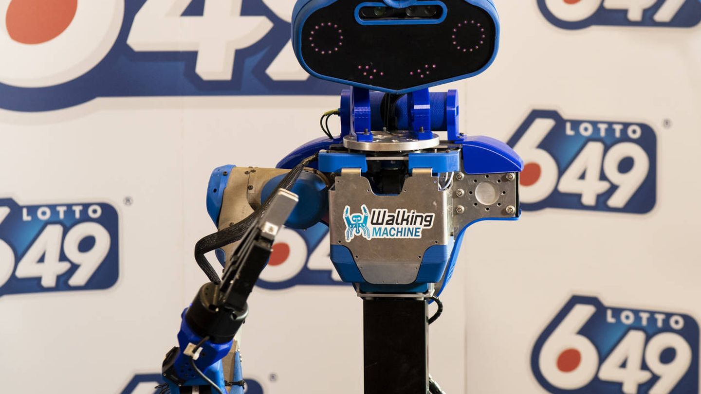 SARA, un robot para entregar premios con distancia social. Foto: Twitter