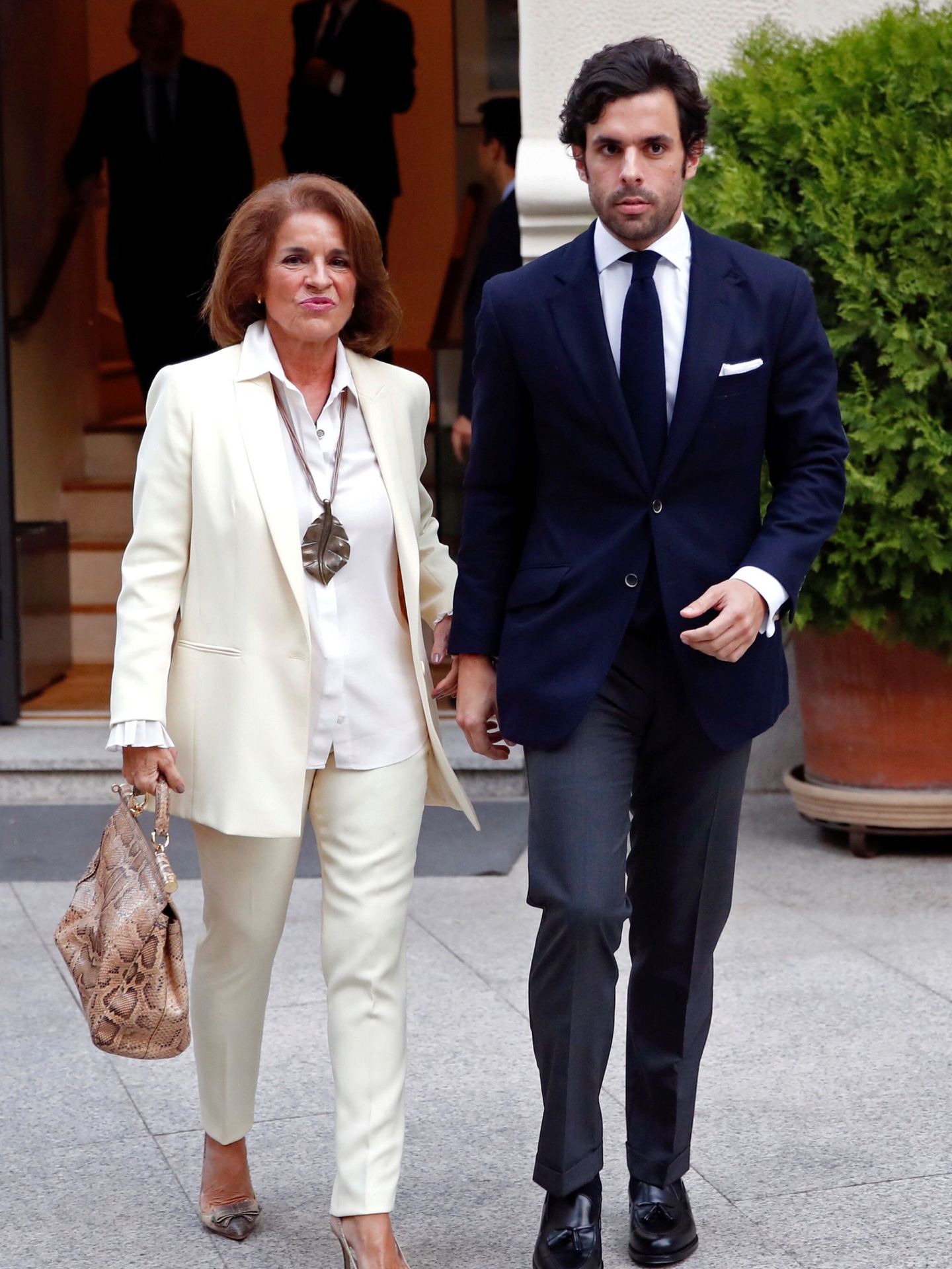 Ana Botella y su hijo Alonso Aznar. (Cordon Press)
