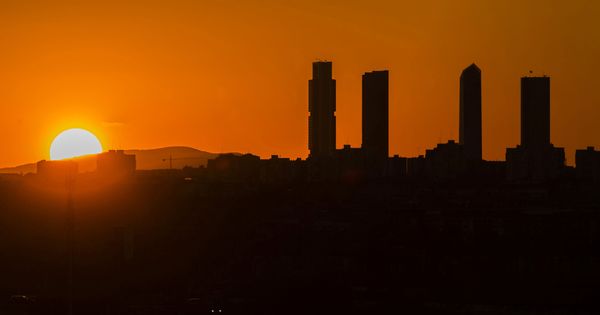 Foto: Las Cuatro Torres de la Castellana, en Madrid. (EFE)