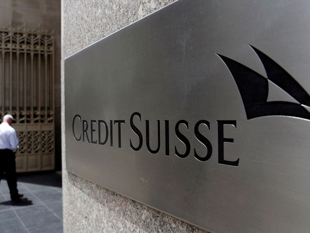 Foto: Logo de Credit Suisse en una de sus oficinas. (Reuters/Brendan McDermid)