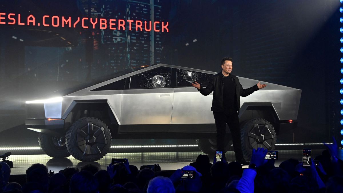 Este es el castigo de Elon Musk a quienes venden un Tesla Cybertruck
