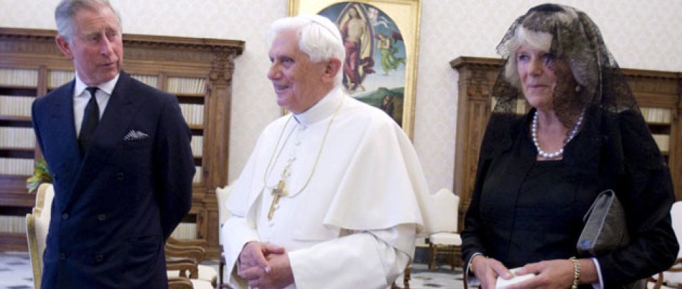 Foto: El Papa recibe a Carlos y Camilla en el Vaticano