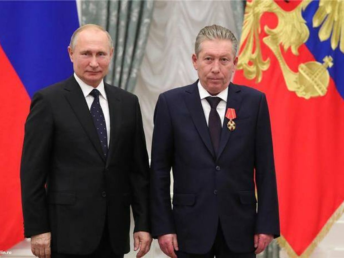 Foto: Ravil Maganov junto a Vladimir Putin. (Lukoil)