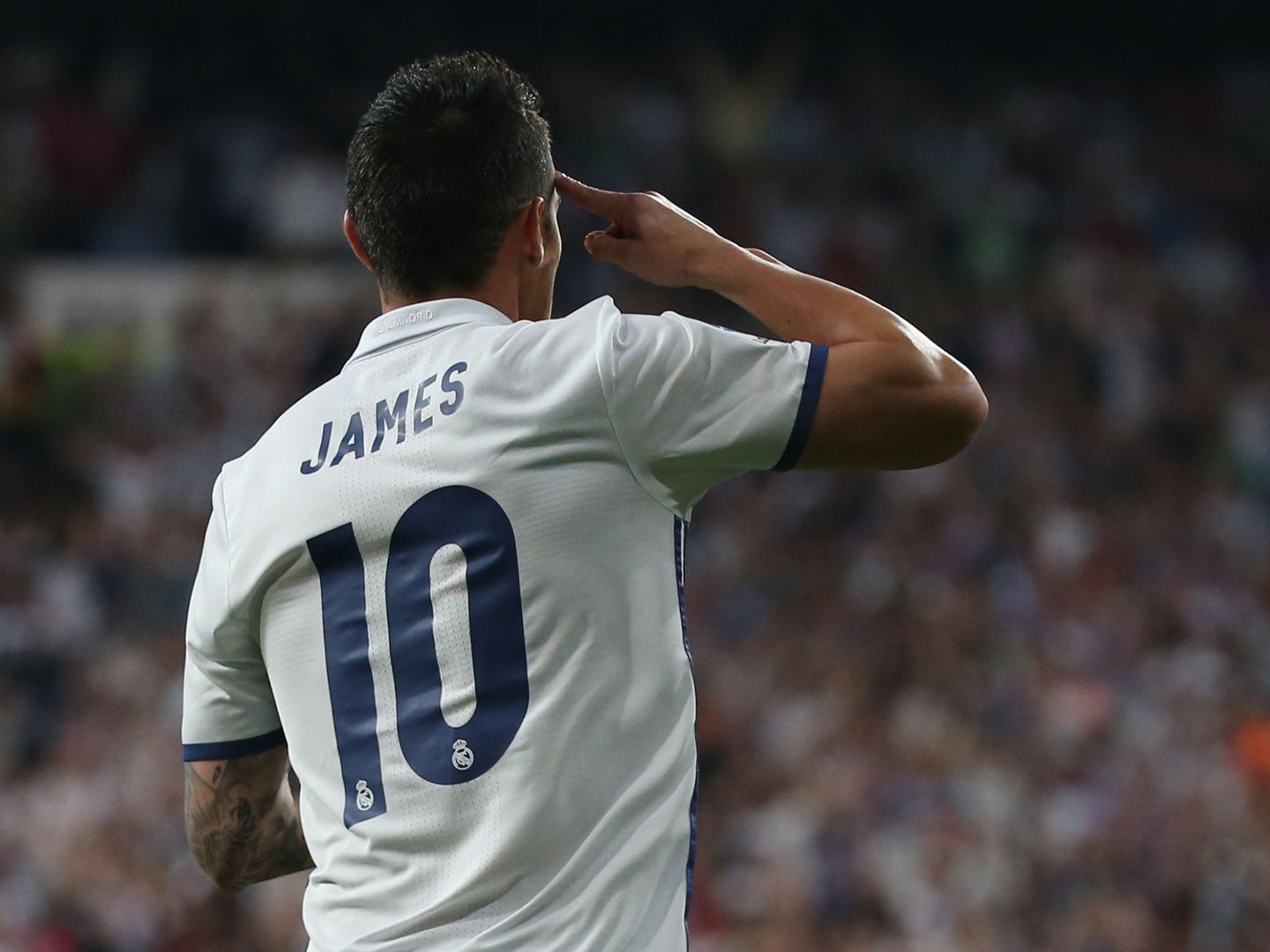 James, con el '10' del Real Madrid en un partido del Bernabéu. (EFE/Luis Díez)