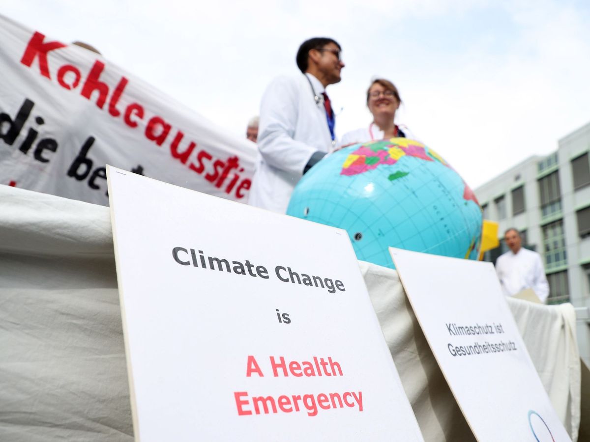 Foto: Los médicos exigen más compromisos contra el cambio climático (EFE)