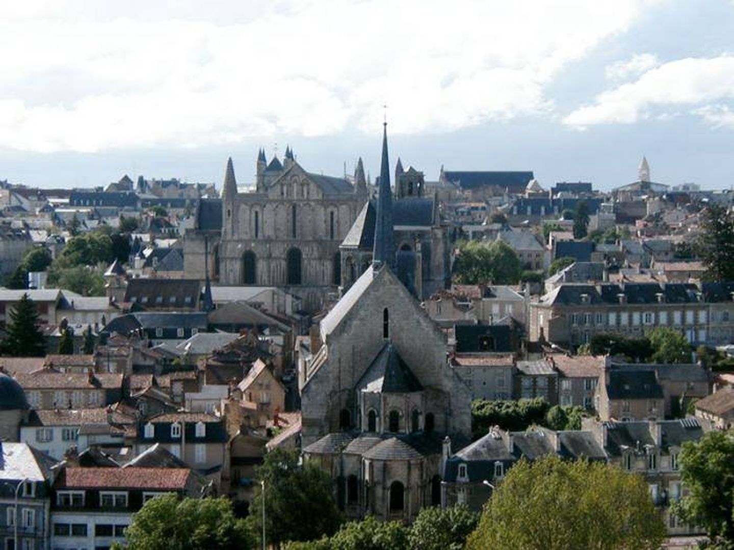 Iglesia de Notre-Dame-la-Grande de Poitiers. Foto: CC