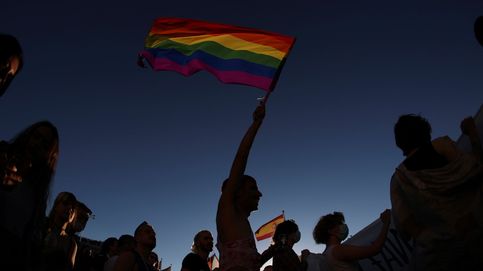 Un Orgullo más político y menos festivo se vuelca con la 'ley trans'
