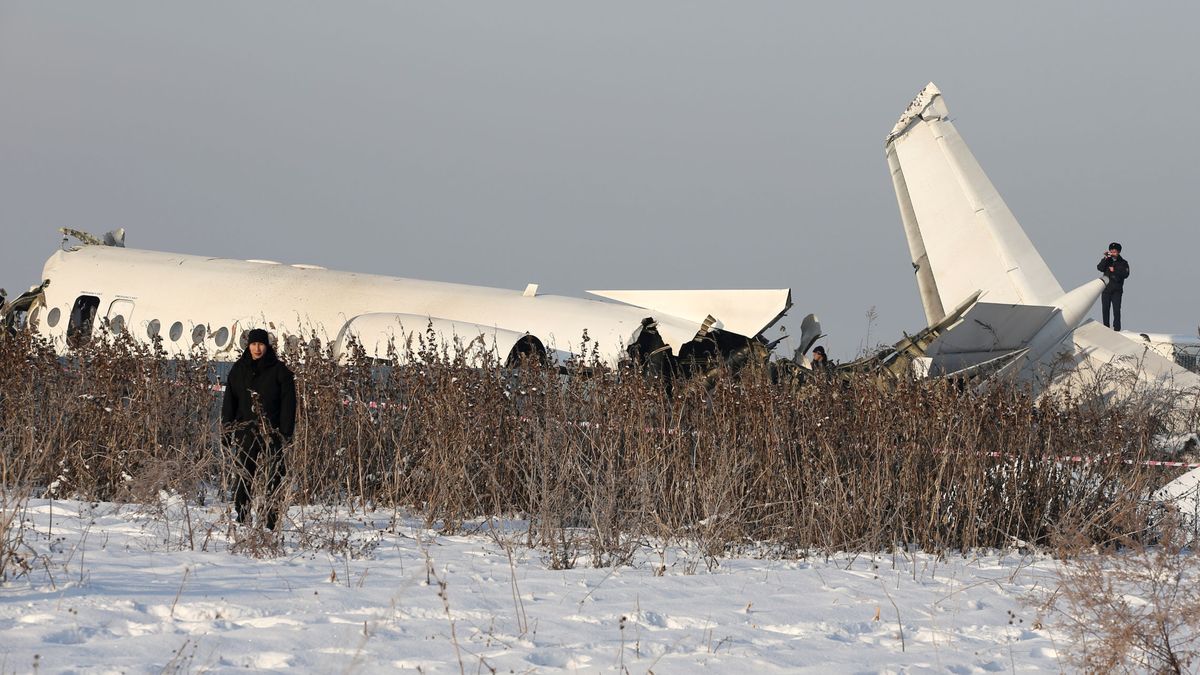 Al menos 15 muertos y más de 60 heridos en un accidente de avión en Kazajistán