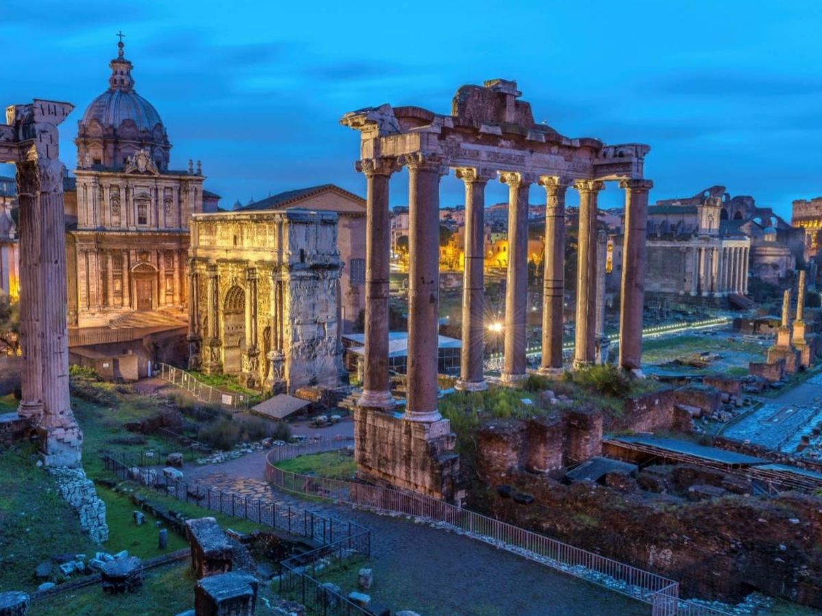 jaula en frente de Posada Roma: sitios que ver para exprimir la capital de Italia y Ciudad del  Vaticano