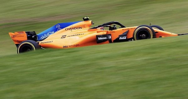Foto: Stoffel Vandoorne en el circuito de Interlagos durante la segunda sesión de libres. (Foto: McLaren)