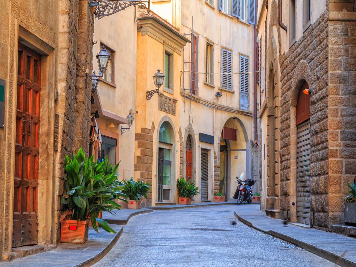 Foto: Encantadoras calles estrechas de la ciudad de Florencia (Fuente: iStock)