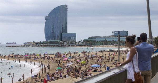 Foto: La playa de la Barceloneta es una de las mejor valoradas. (EFE)